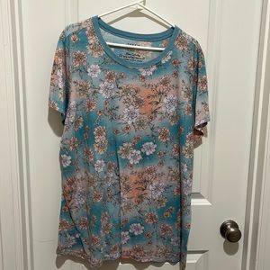 Torrid. Plus size. Classic Fit Tee. Floral.